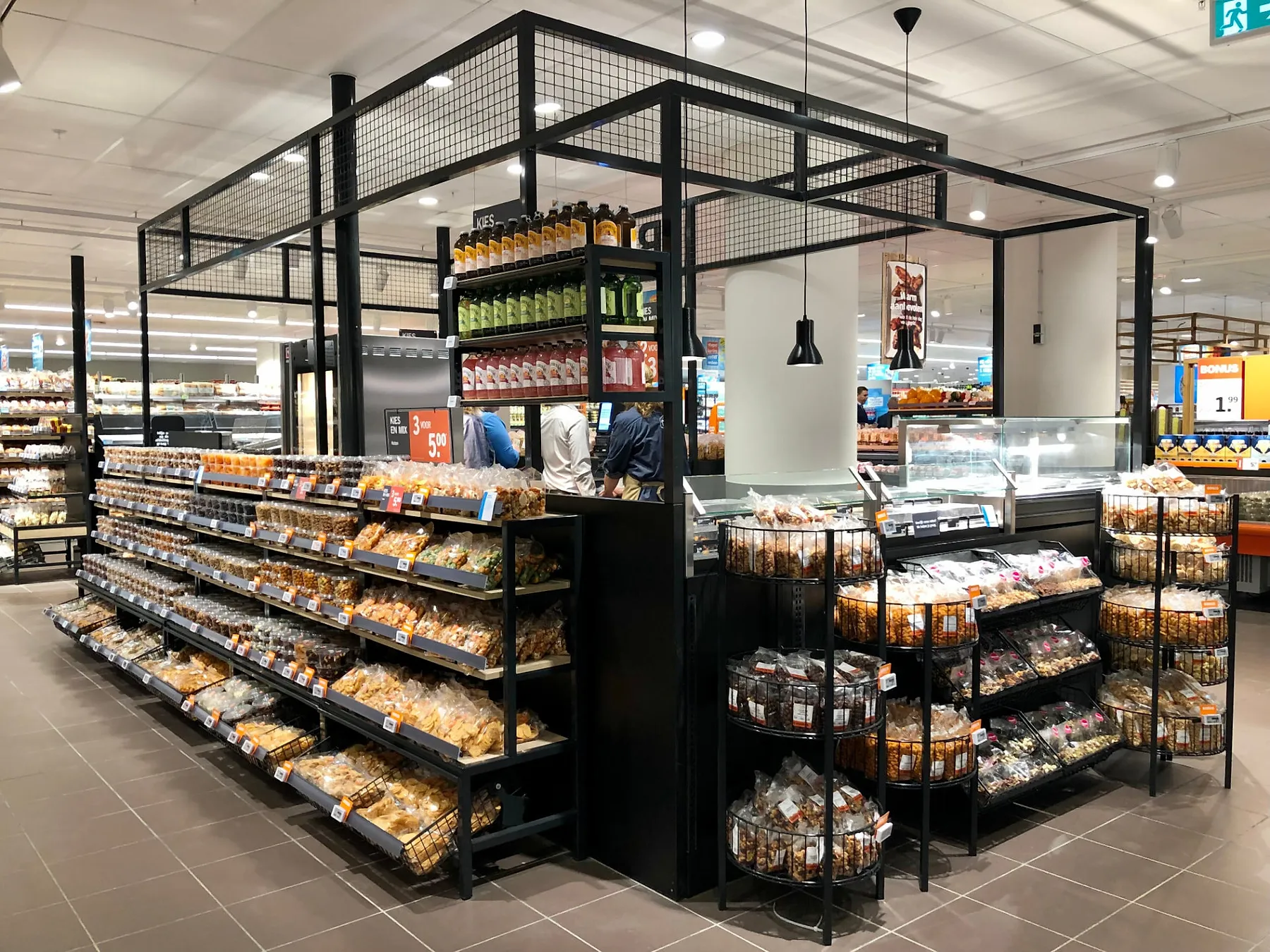 Modern Nederlands mode-interieur, net verbouwd, licht en minimalistisch